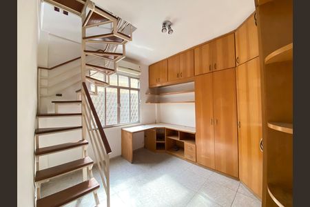 Casa para alugar com 100m², 6 quartos e 3 vagas