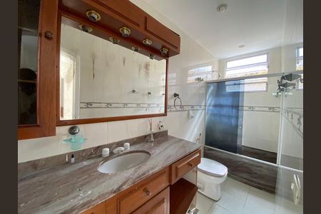 Casa para alugar com 100m², 6 quartos e 3 vagas