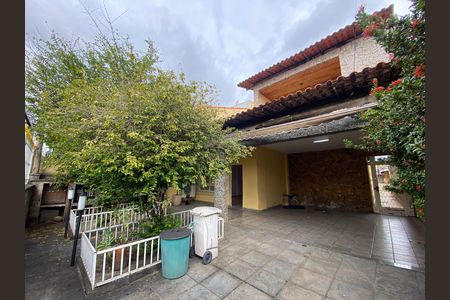 Casa para alugar com 100m², 6 quartos e 3 vagas