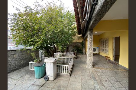 Casa para alugar com 100m², 6 quartos e 3 vagas
