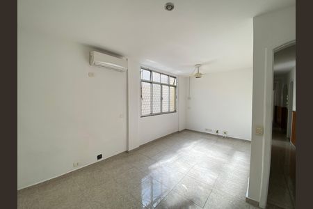 Casa para alugar com 100m², 6 quartos e 3 vagas