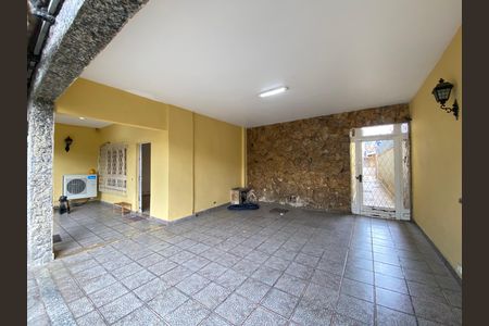 Casa para alugar com 100m², 6 quartos e 3 vagas