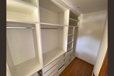 Casa para alugar com 100m², 6 quartos e 3 vagas
