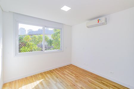 Casa de condomínio à venda com 332m², 5 quartos e 6 vagas Casa de condomínio à venda com 332m², 5 quartos e 6 vagasSuíte 3