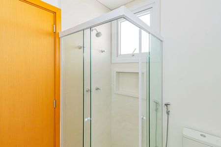 Casa de condomínio à venda com 332m², 5 quartos e 6 vagas Casa de condomínio à venda com 332m², 5 quartos e 6 vagasBanheiro da Suíte 4