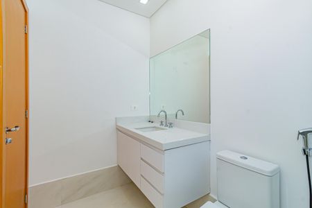 Casa de condomínio à venda com 332m², 5 quartos e 6 vagas Casa de condomínio à venda com 332m², 5 quartos e 6 vagasBanheiro da Suíte 2
