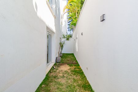 Casa de condomínio à venda com 332m², 5 quartos e 6 vagas Casa de condomínio à venda com 332m², 5 quartos e 6 vagasJardim