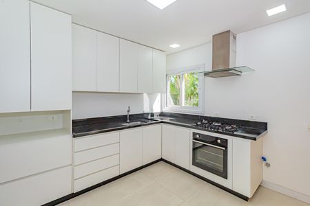 Cozinha de casa de condomínio à venda com 5 quartos, 332m² em Jardim Petropolis, São Paulo