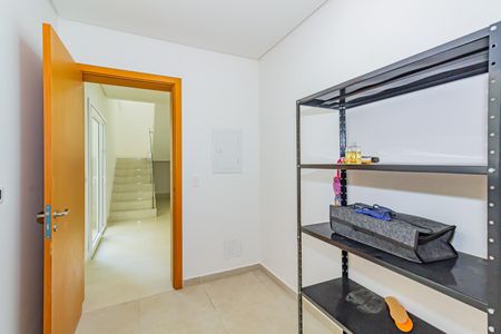 Casa de condomínio à venda com 332m², 5 quartos e 6 vagas Casa de condomínio à venda com 332m², 5 quartos e 6 vagasQuarto de Serviço