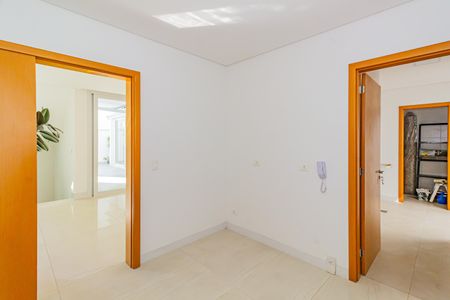 Casa de condomínio à venda com 332m², 5 quartos e 6 vagas Casa de condomínio à venda com 332m², 5 quartos e 6 vagasCozinha