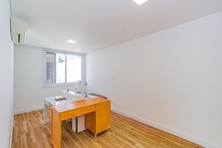 Casa de condomínio à venda com 332m², 5 quartos e 6 vagas Casa de condomínio à venda com 332m², 5 quartos e 6 vagasSuíte 4