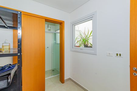 Casa de condomínio à venda com 332m², 5 quartos e 6 vagas Casa de condomínio à venda com 332m², 5 quartos e 6 vagasQuarto de Serviço