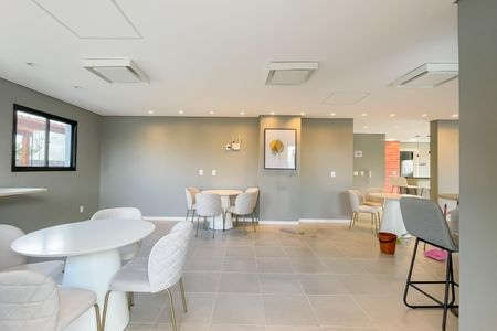 Apartamento à venda com 43m², 2 quartos e 1 vaga Apartamento à venda com 43m², 2 quartos e 1 vagaÁrea comum - Salão de festas