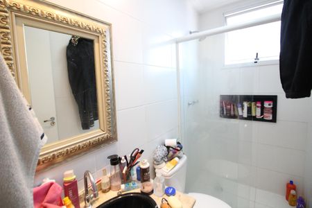 Apartamento à venda com 72m², 2 quartos e 2 vagasBanheiro da Suíte 1