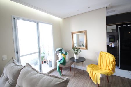 Sala de apartamento à venda com 2 quartos, 72m² em Vila Yara, Osasco