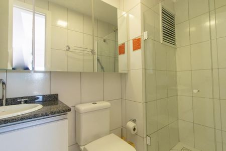 Banheiro da Suite de apartamento para alugar com 1 quarto, 34m² em Novo Mundo, Curitiba