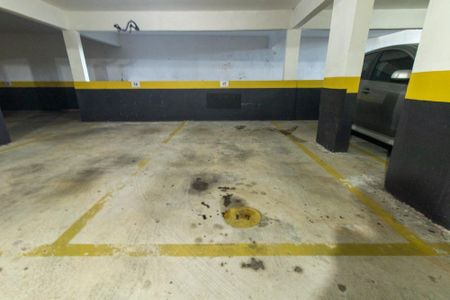 Garagem de apartamento para alugar com 1 quarto, 34m² em Novo Mundo, Curitiba
