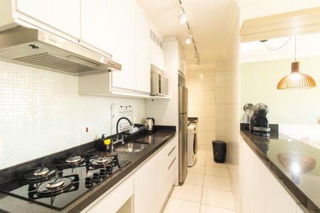 Cozinha e Área de Serviço de apartamento para alugar com 1 quarto, 34m² em Novo Mundo, Curitiba