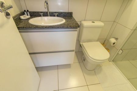 Apartamento à venda com 34m², 1 quarto e 1 vaga Apartamento à venda com 34m², 1 quarto e 1 vagaBanheiro da Suite