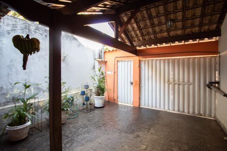 Garagem de casa à venda com 2 quartos, 95m² em Santa Branca, Belo Horizonte