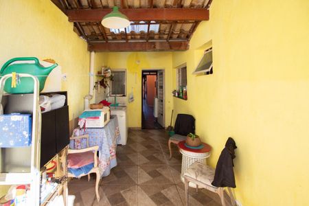 Casa à venda com 95m², 2 quartos e 1 vagaÁrea de Serviço