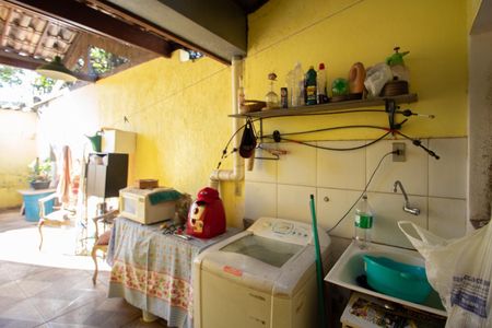 Casa à venda com 95m², 2 quartos e 1 vagaÁrea de Serviço