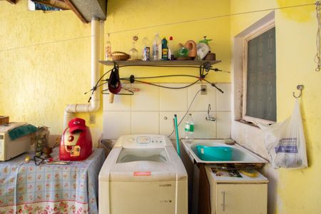Casa à venda com 95m², 2 quartos e 1 vagaÁrea de Serviço