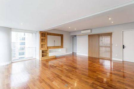 Apartamento para alugar com 123m², 2 quartos e 3 vagas