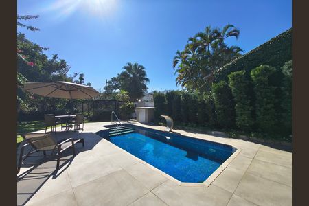Casa de condomínio à venda com 315m², 6 quartos e 5 vagas