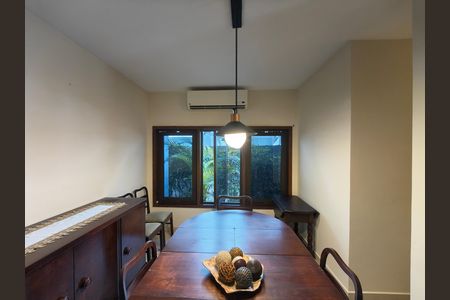Casa de condomínio à venda com 315m², 6 quartos e 5 vagas
