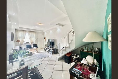 Sala de casa à venda com 2 quartos, 200m² em Vila Bertioga, São Paulo