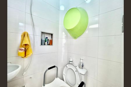 Casa para alugar com 200m², 2 quartos e 2 vagas Casa para alugar com 200m², 2 quartos e 2 vagasBanheiro de serviço