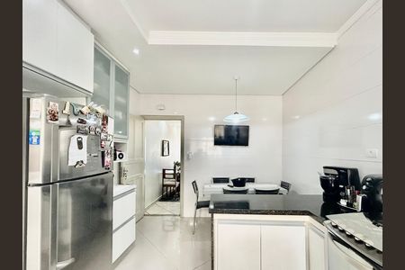 Casa para alugar com 200m², 2 quartos e 2 vagas Casa para alugar com 200m², 2 quartos e 2 vagasCozinha