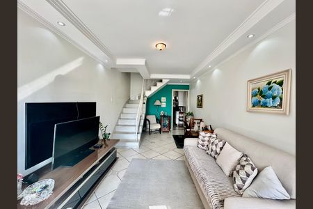 Sala de casa à venda com 2 quartos, 200m² em Vila Bertioga, São Paulo