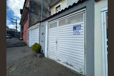 Casa para alugar com 200m², 2 quartos e 2 vagas Casa para alugar com 200m², 2 quartos e 2 vagasFachada