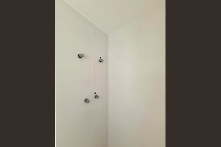 Banheiro  de kitnet/studio à venda com 1 quarto, 28m² em Brooklin, São Paulo