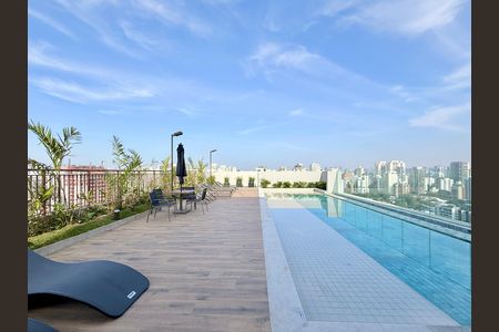 Studio à venda com 28m², 1 quarto e sem vaga Studio à venda com 28m², 1 quarto e sem vagaPiscina
