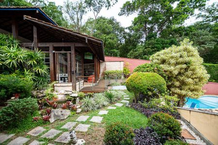 Casa à venda com 360m², 5 quartos e 4 vagas