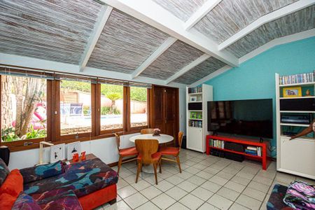 Casa à venda com 360m², 5 quartos e 4 vagas