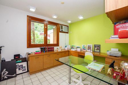 Casa à venda com 360m², 5 quartos e 4 vagas