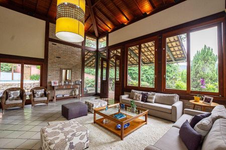 Casa à venda com 360m², 5 quartos e 4 vagas