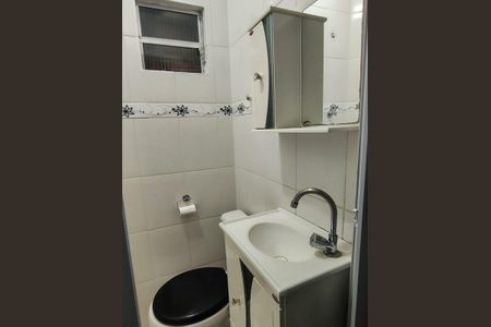 Banheiro de casa à venda com 2 quartos, 110m² em Casa Grande, Diadema