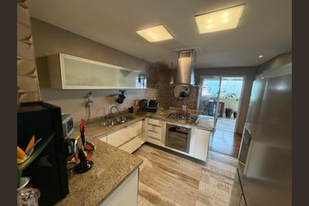 Apartamento à venda com 4 quartos, 246m² em Vila Sofia, São Paulo
