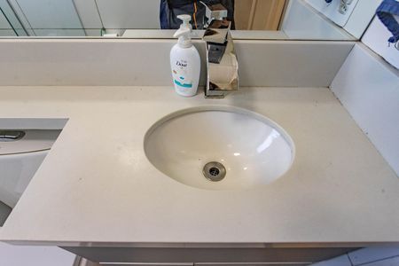 Banheiro  de apartamento à venda com 2 quartos, 52m² em Centro, Diadema