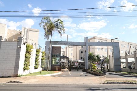 Apartamento para alugar com 47m², 2 quartos e 2 vagasFachada e portaria