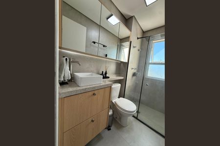 Banheiro de apartamento à venda com 2 quartos, 57m² em Vila Nossa Senhora da Escada, Barueri