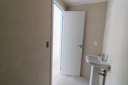 Apartamento à venda com 61m², 2 quartos e 1 vaga Apartamento à venda com 61m², 2 quartos e 1 vagaBanheiro