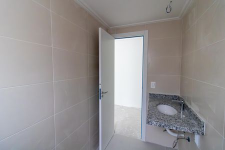 Apartamento à venda com 61m², 2 quartos e 1 vaga Apartamento à venda com 61m², 2 quartos e 1 vagaBanheiro da Suíte