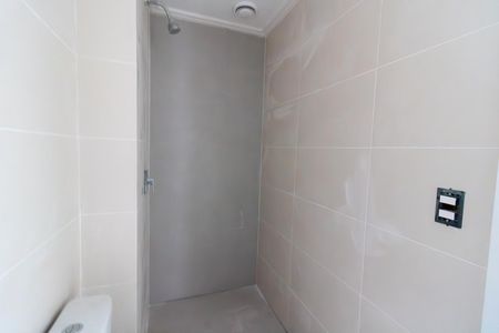 Apartamento à venda com 61m², 2 quartos e 1 vaga Apartamento à venda com 61m², 2 quartos e 1 vagaBanheiro