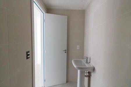 Banheiro de apartamento à venda com 2 quartos, 61m² em Tristeza, Porto Alegre